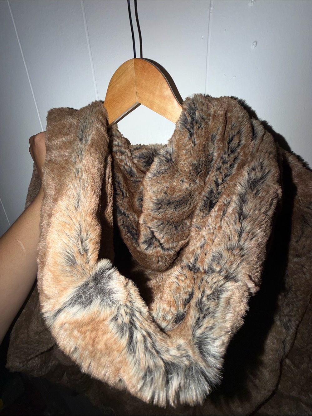 Women Hollister Brown Faux Fur Bomber Jacket size S - Picture 5 of 8